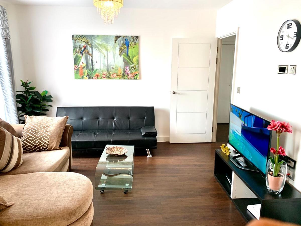 2-Bedrooms Modern Apartment Next To Velodrome, Lounge, Balcony, Parking, Abba 伦敦 外观 照片