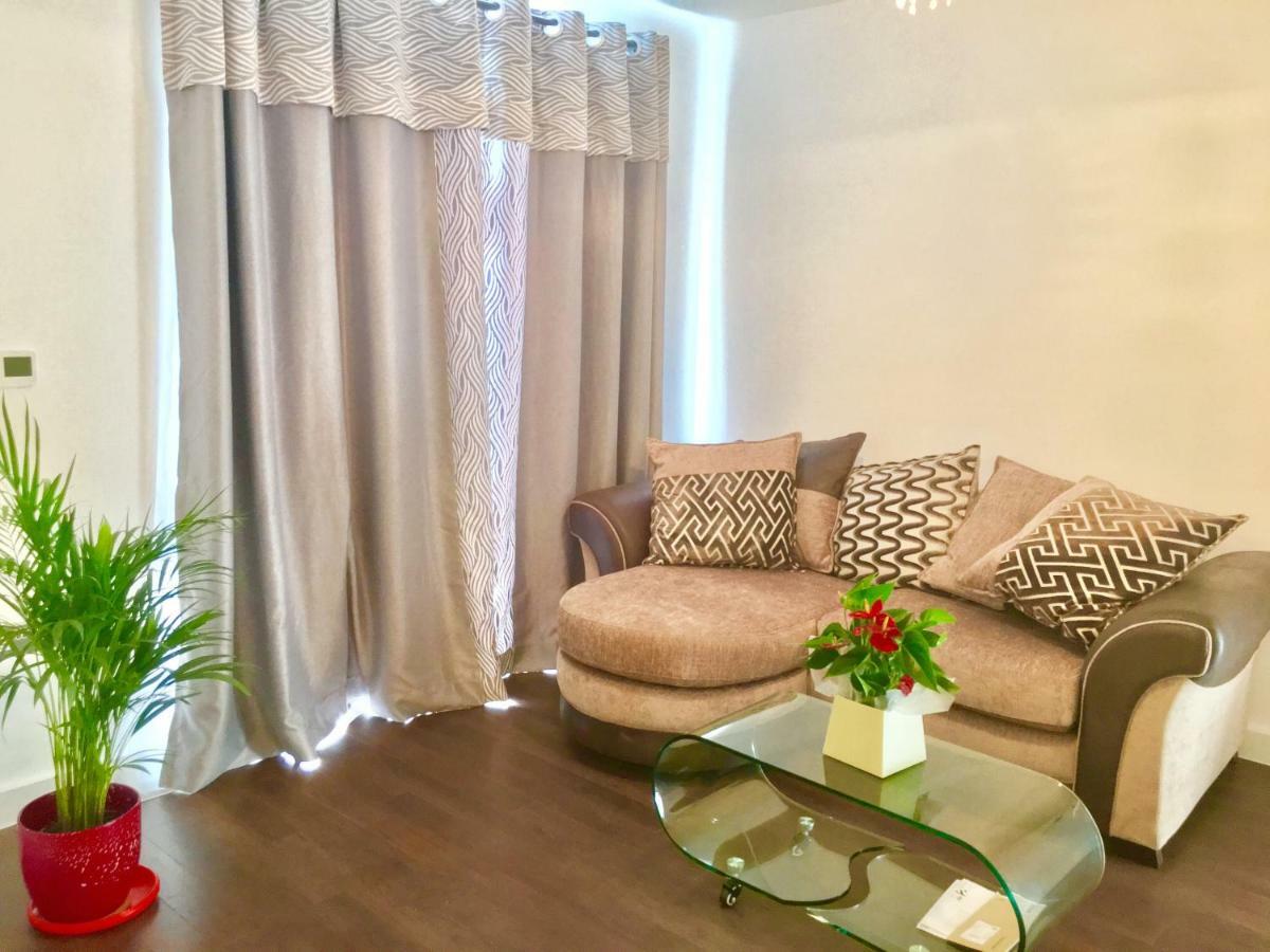 2-Bedrooms Modern Apartment Next To Velodrome, Lounge, Balcony, Parking, Abba 伦敦 外观 照片