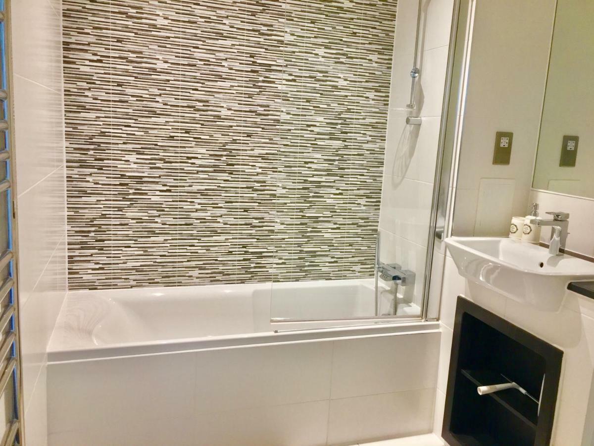 2-Bedrooms Modern Apartment Next To Velodrome, Lounge, Balcony, Parking, Abba 伦敦 外观 照片
